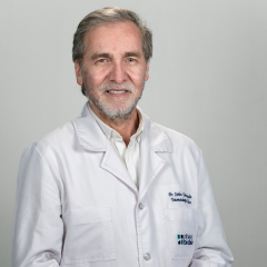 Foto del doctor Carlos Clares Ojeda