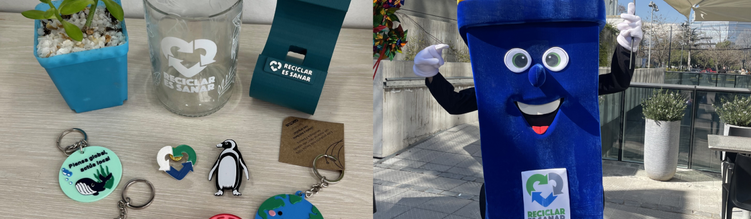 Souvenirs, plantas y llaveros y persona disfrazada de tacho de basura