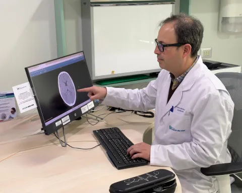 Dr. Rodrigo Guerrero, neurólogo de Clínica Santa María.