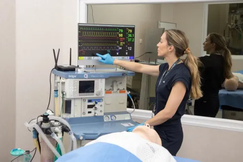 Centro de Simulación Avanzada: entrenamiento clínico para fortalecer la seguridad de los pacientes