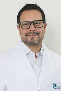 Dr. Claudio Canales