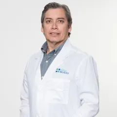 Dr. Antonio Farías Calderón