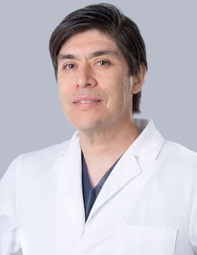 Dr. Huaiquilaf Chávez Víctor