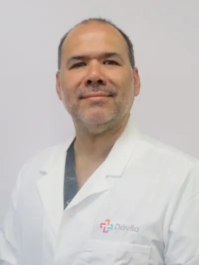 Dr. Salas Reinoso Miguel