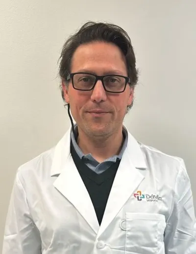 Dr. González Echeverría Esteban