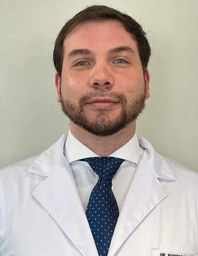 Dr. Martínez Lobos Rodrigo