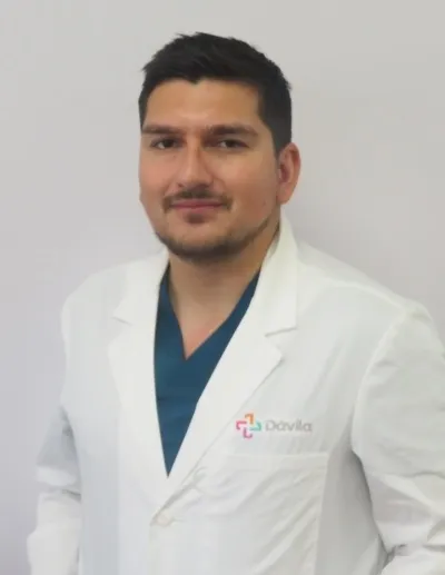 Dr. Uzúa Salas Rogelio