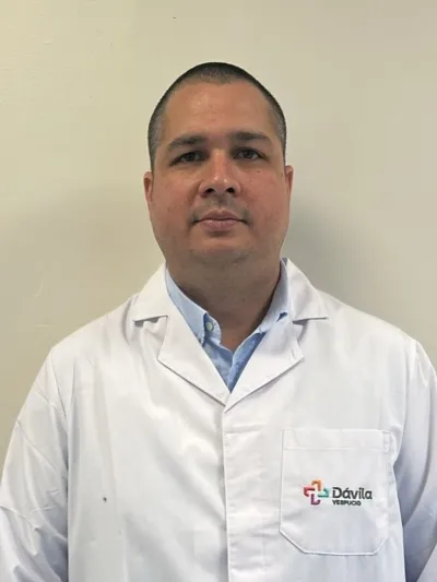 Dr. Requena Ochoa Daniel