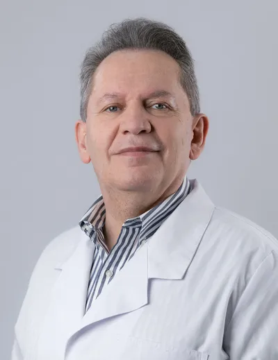 Dr. Martínez Reyes Mario