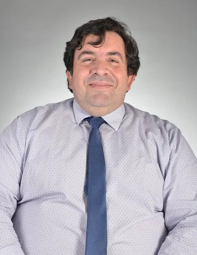 Dr. Núñez Escobar Manuel