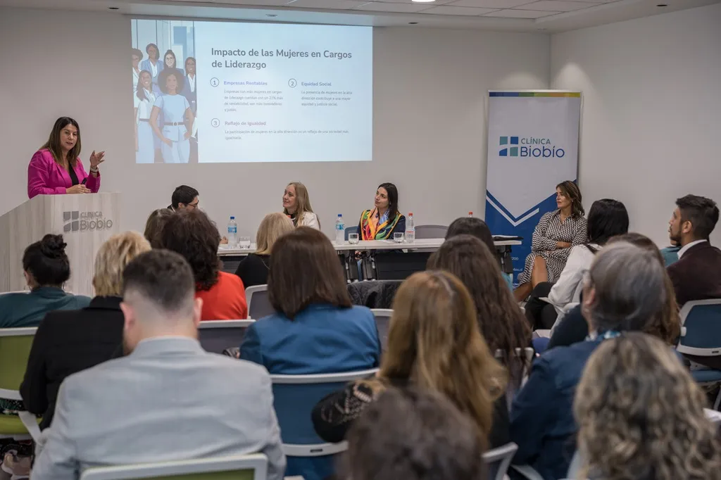 Clínica Biobío conmemoró el Día Internacional de la Mujer con enfoque en el desarrollo de carrera