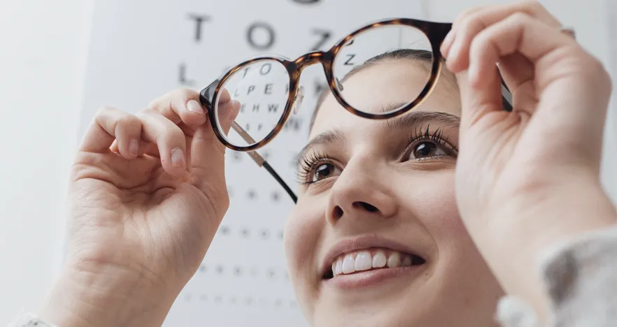 ¡Dile adiós a tus lentes ópticos!