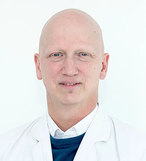 Dr. Gonzalo Ruiz-Esquide