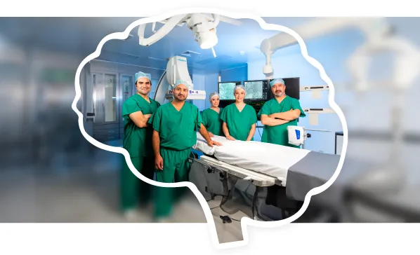 Equipo médico de Neurorradiología enmarcado en un gráfico de cerebro