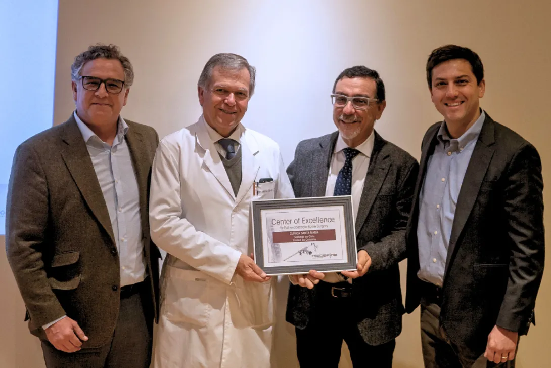 Clínica Santa María fue reconocida como el primer Centro de Excelencia en Cirugía Full Endoscópica de Columna en Chile