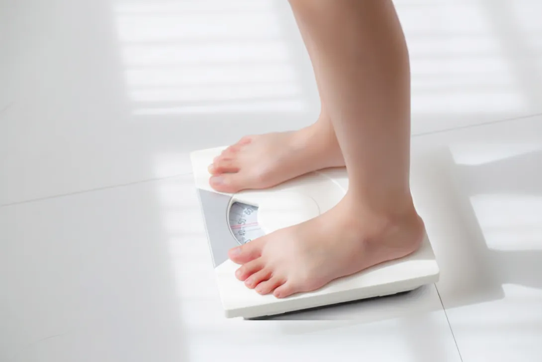 Bajar de peso de forma segura: recomendaciones y cuidados antes de iniciar un tratamiento