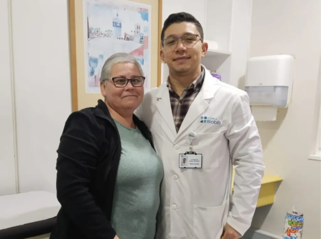 “Estoy profundamente agradecida por todo lo que hicieron por mí”: la historia de Patricia Villarroel, derivada a Clínica Biobío para enfrentar un cáncer de mama